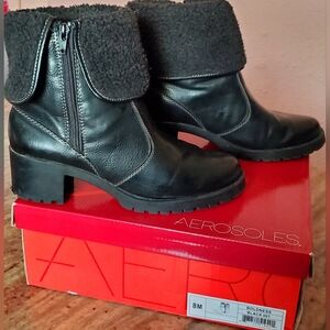 AEROSOLES Women's Black Heeled Leather Ankle Boots With Faux Fur Lining